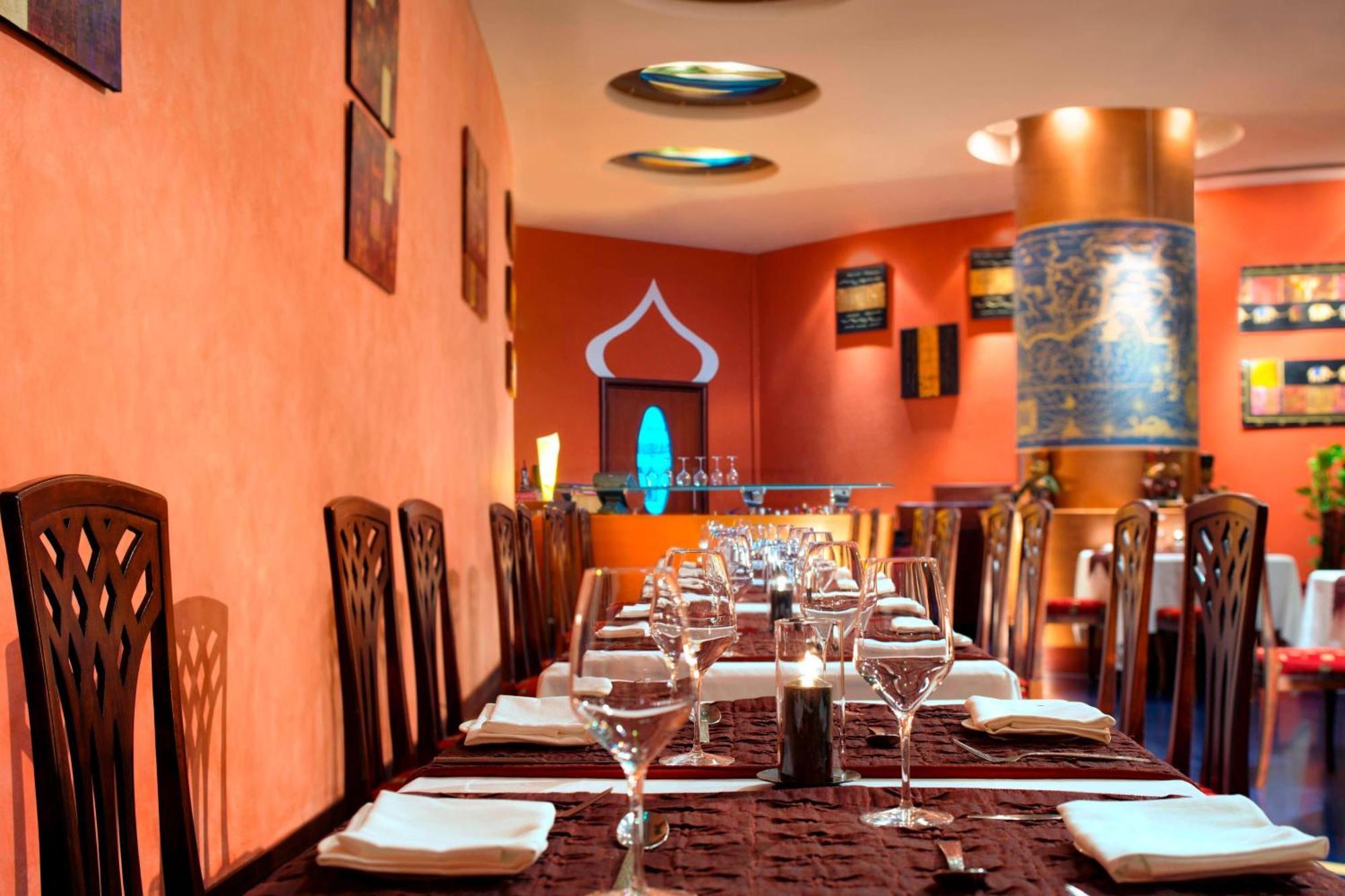 Le Meridien Al Aqah Beach Resort Exterior foto Restaurant