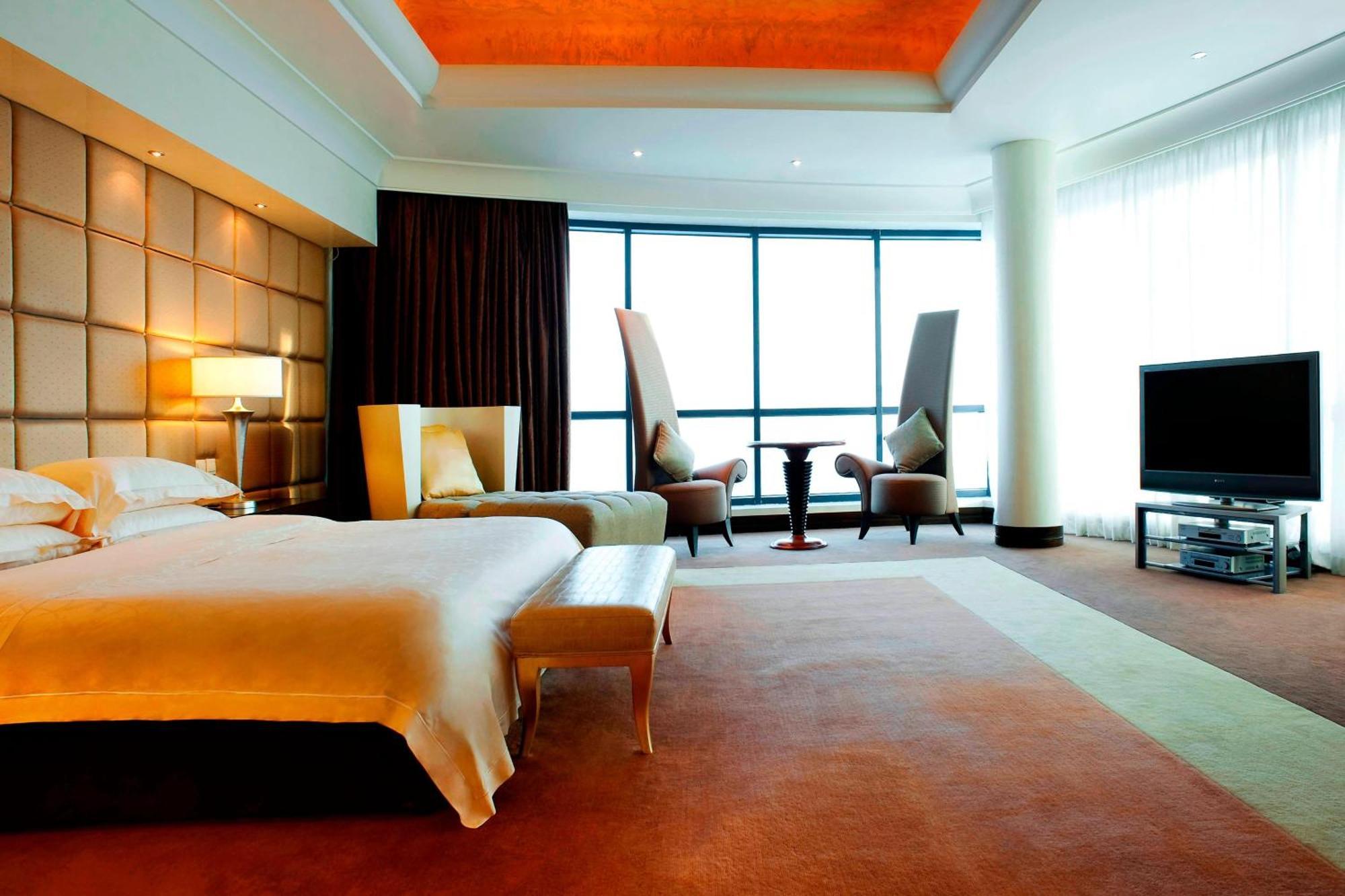Le Meridien Al Aqah Beach Resort Exterior foto A room at the hotel