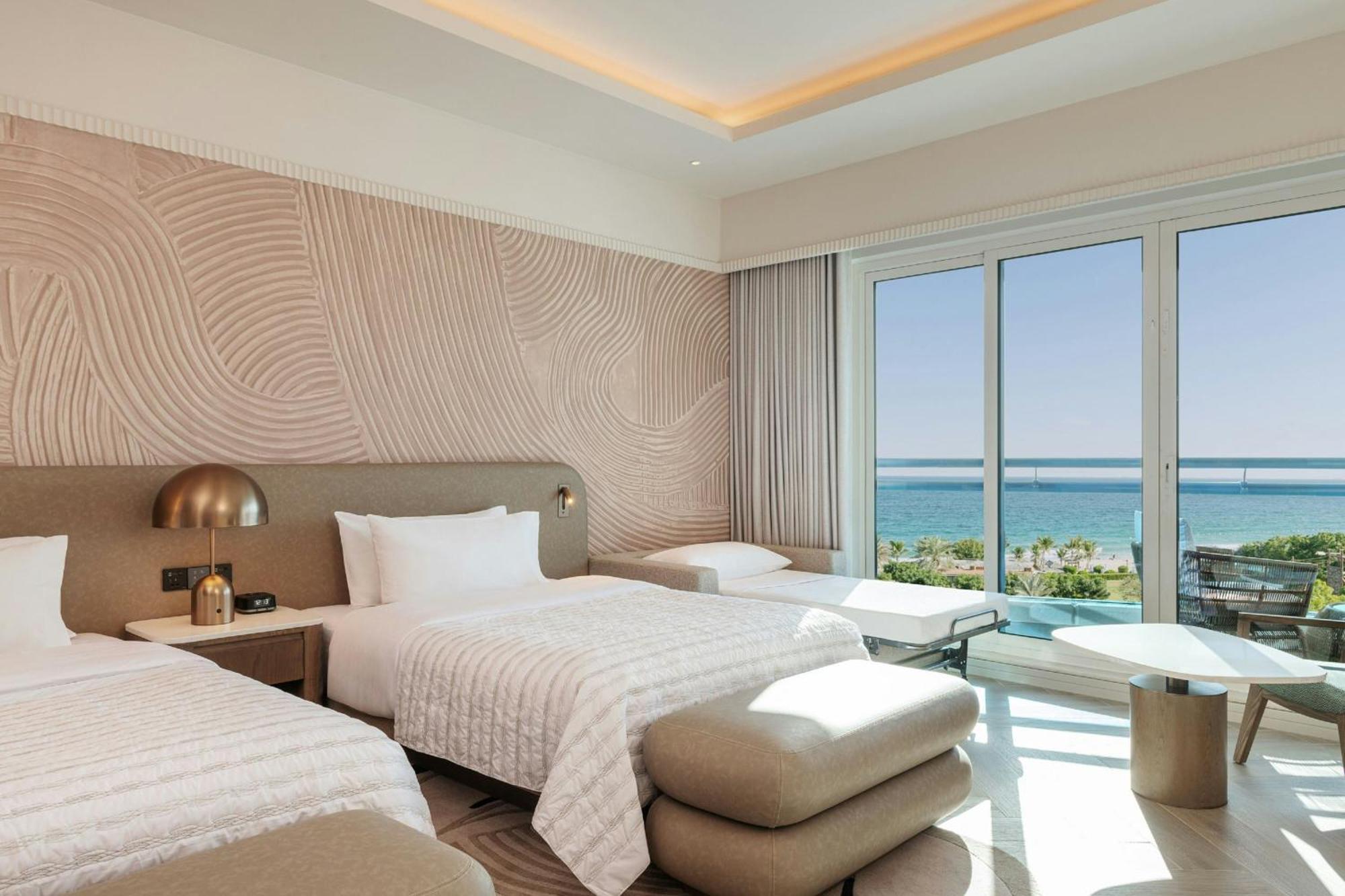Le Meridien Al Aqah Beach Resort Exterior foto Deluxe Ocean View